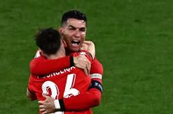 开云体育app-包含俄罗斯国家队力克西班牙，惊险闯入欧洲足球赛四强的词条