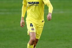 开云体育-比利亚雷尔主帅不满球队表现，密谈球员