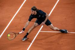 开云APP-关于澳大利亚网球队翻盘法国网球队，西西帕斯完成帽子戏法的信息