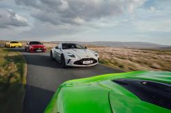 开云APP-包含阿斯顿马丁完胜迈凯伦，塞恩斯带队取胜的词条