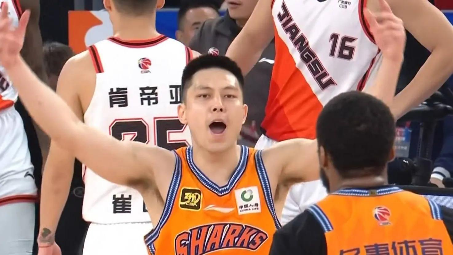 江苏男篮斗志昂扬再夺一场胜利继续奔向胜利广袤大道的简单介绍