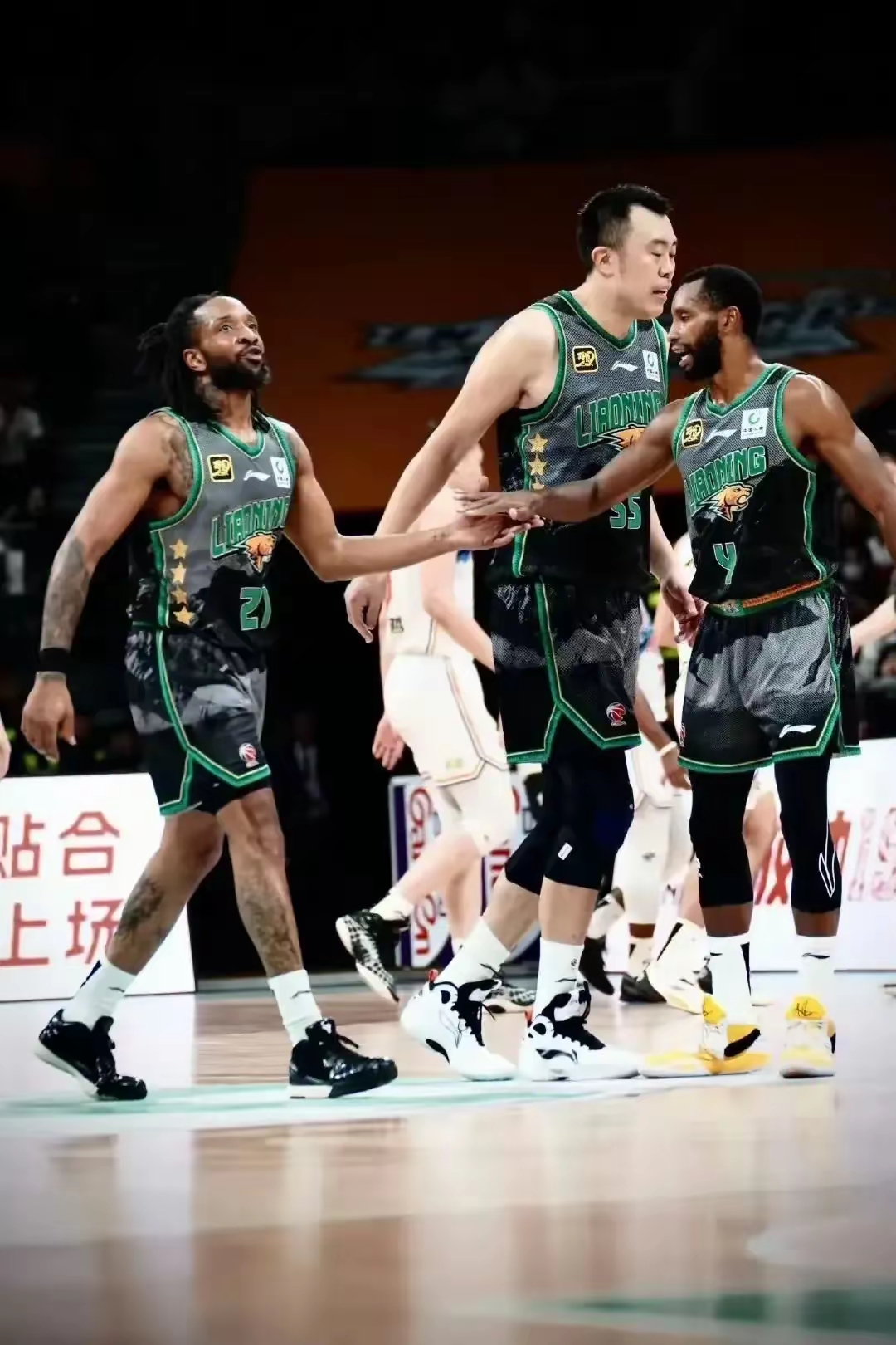 CBA总决赛战况白热化，辽宁占据领先优势