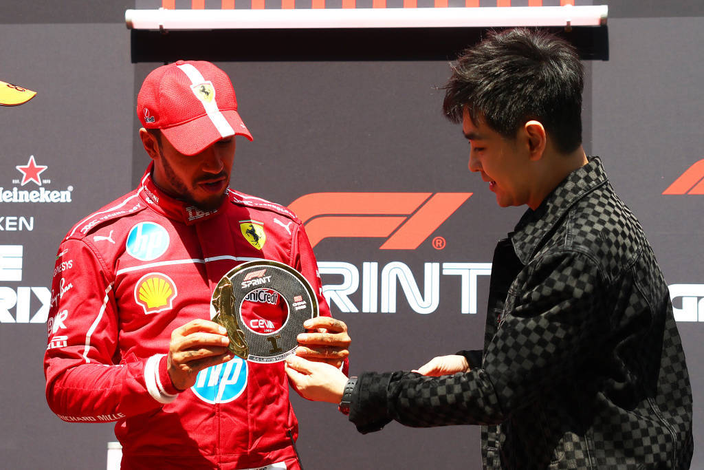 红牛车队绝杀哈斯车队,汉密尔顿统治全场的简单介绍 红牛车队绝杀哈斯车队,汉密尔顿统治全场的简单介绍