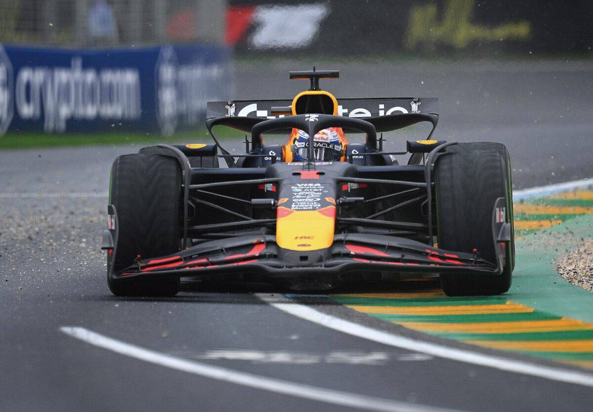 包含迈凯伦碾压雷诺车队，诺里斯带队取胜的词条