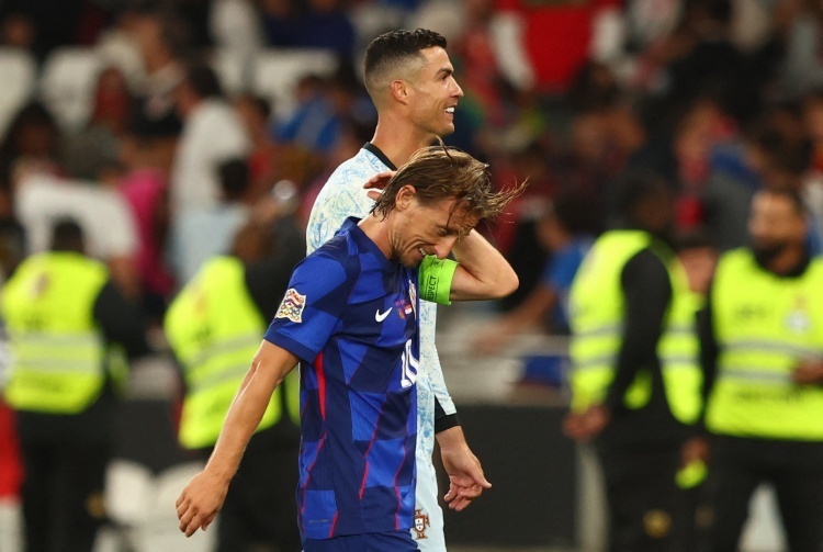 曼联碾压希腊,莫德里奇高光表现的简单介绍 曼联碾压希腊,莫德里奇高光表现的简单介绍